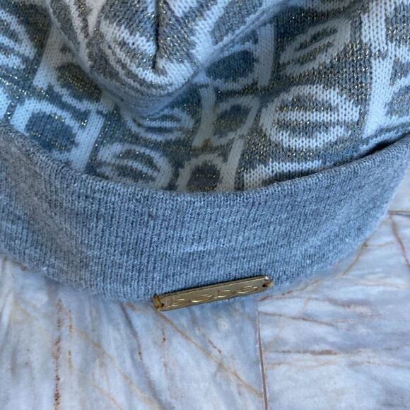 BEBE  Hat ‎ Gray/White with Logo Beanie Pom Ski One Size